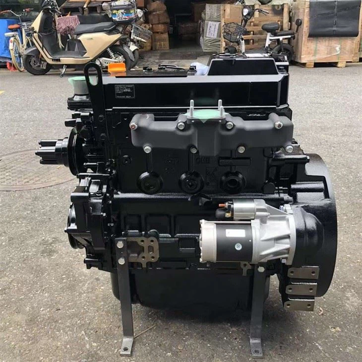 Yanmar 4TNV94L engine (3)